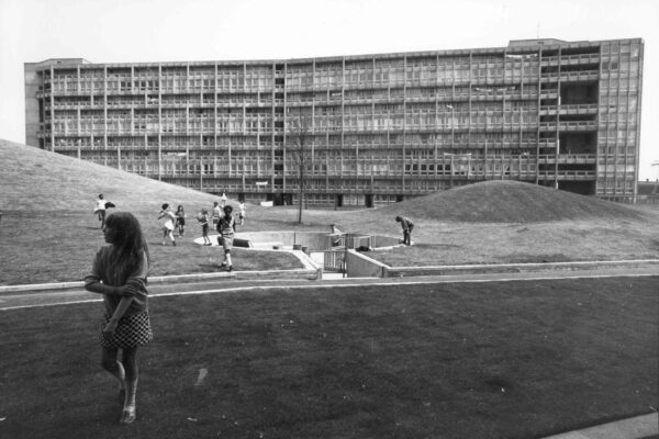 Alison and Peter Smithson, Robin Hood Gardens two horizontal concrete housing blocks designed by Alison and Peter Smithson in London